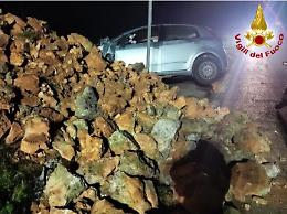 Auto contro un muro: 24enne in gravi condizioni