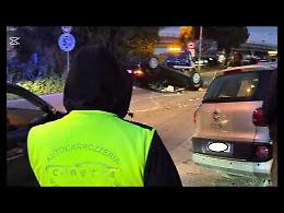 Violento tamponamento in viale Unità d’Italia: traffico in tilt. Il video