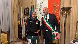 Bari si schiera contro il razzismo: il sindaco accoglie Mehdi Dorval a Palazzo di Città. Le foto