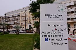 Ex primario dell’Oncologico patteggia per i farmaci sottratti alla struttura