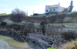 La Baia del Gruccione tra tutela ambientale e lavori di consolidamento: scontro aperto tra Comune e ambientalisti