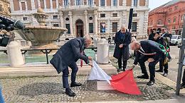 Bari celebra il legame con la Banca d’Italia: scoperta una targa commemorativa. Le foto