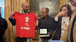 Joao Paulo torna a Bari, la città abbraccia il suo eterno numero dieci. Le foto