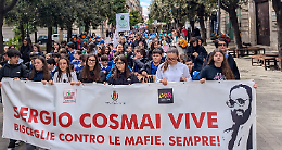 Bisceglie ricorda Sergio Cosmai, in duemila in marcia contro le mafie. Le foto