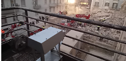 Crollo della palazzina, rilevate tracce di amianto nei detriti: in corso nuove analisi su aria e polveri
