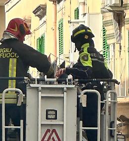 Edificio di via D’Azeglio, recuperati gli effetti personali degli sfollati