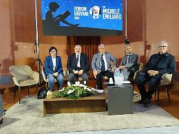 Trinitapoli, i giovani incontrano Michele Emiliano: dialogo tra generazioni e futuro del Sud
