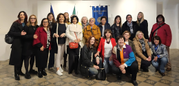 Intrecci di mani, battiti di Puglia: un omaggio all'arte al femminile