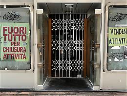 Analisi di Confcommercio, in 10 anni scomparsi in Italia 118 mila negozi e 23 mila ambulanti