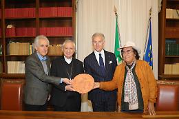 Missione di pace in Terra Santa, parte la delegazione guidata da monsignor Santoro e Al Bano