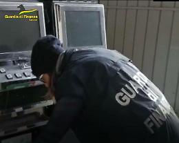 Sequestrati 145mila euro in contanti a un imprenditore del gioco illegale