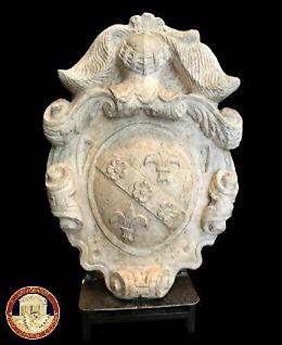 Bisceglie ritrova il suo stemma rubato negli anni Settanta: opera recuperata dai Carabinieri
