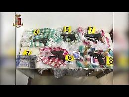 Droga e armi: arrestate 12 persone. Controllavano lo spaccio a San Pasquale. Il video