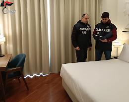 Gite scolastiche a rischio tra Taranto e Brindisi: ispezioni dei Nas in hotel e agriturismi, sequestrati 750 chili di alimenti