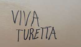 Cancellate le scritte sessiste al liceo Casardi: resta alta l’attenzione
