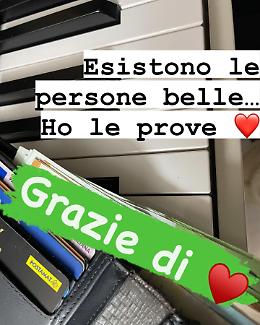 Smarrisce il portafoglio con 800 euro. Sorpresa: glielo restituiscono con tutti i soldi