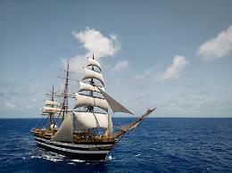 L’Amerigo Vespucci salpa da Brindisi e fa rotta verso Taranto