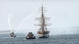 L’Amerigo Vespucci a Taranto: è arrivato il veliero simbolo dell’Italia. Foto e video