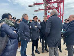 Taranto sotto la lente della Commissione sulle Ecomafie: cominciate le ispezioni sullo stato dei Sin. Le foto