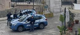 Fuga spericolata termina con lo schianto contro un muretto a secco: 46enne arrestato 