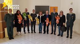 Uova pasquali per i bambini della “Saverio De Bellis”: la solidarietà delle Fiamme Gialle