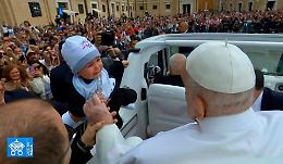 È di Terlizzi l'ultimo bimbo benedetto da Papa Francesco il giorno di Pasqua
