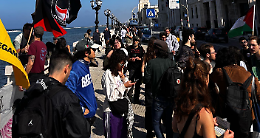 Dissalatore sul fiume Tara, protesta a Bari: “La politica fugge, Taranto non è sacrificabile”. Le foto