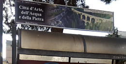 Nuove pensiline con info turistiche e mappe per cittadini e visitatori