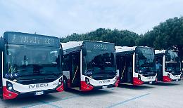 Al via l'era della mobilità elettrica: in strada i primi bus a emissioni zero. Le foto