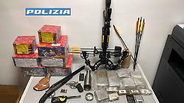 Droga, armi e un ordigno in garage: arrestato 59enne 