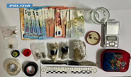 Spacciatore a 16 anni, trovato con hashish e bilancino nascosti in casa
