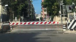 Al via i lavori per eliminare il passaggio a livello di via De Robertis: chiusura al traffico dal 10 giugno