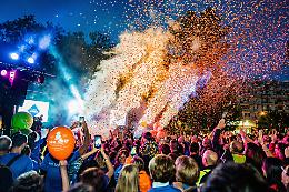Cinquemila magliette azzurre illuminano la città: successo travolgente per la Molfetta Night Run