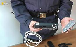 Smantellata la rete abusiva delle tv a pagamento, nei guai anche 2.300 abbonati illegali