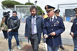 Trani rende omaggio all’agente Capossele: inaugurato un murales in sua memoria. Le foto