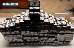 Arrestato un 26enne con 50 chili di hashish nascosti nel bagagliaio