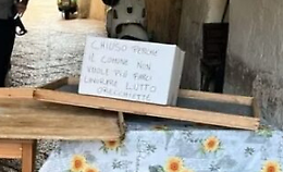 Orecchiette in lutto nei vicoli di Bari Vecchia: le pastaie fermano gli impasti contro multe e divieti