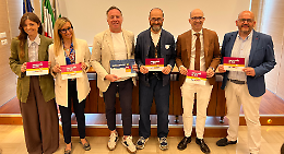 Torna “Conversazioni dal Mare”, il festival letterario che unisce cultura, bellezza e impegno civile