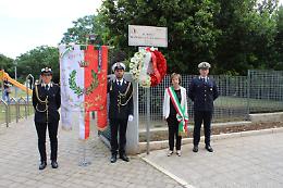 Strage di Capaci, corone di fiori nei luoghi simbolo della memoria civile. Le foto