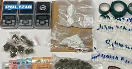 Dosi di cocaina nascoste su un seggiolone per bambini, arrestato un uomo