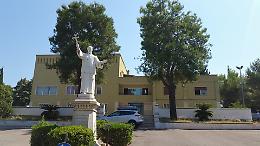 Commedia dialettale al Monticello: il Gruppo Teatrale UDEL presenta "Sciamu a Santu Cosumu alla Macchia"