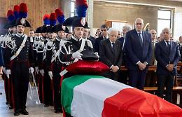 Un Paese in silenzio per il brigadiere Carlo Legrottaglie. Le foto