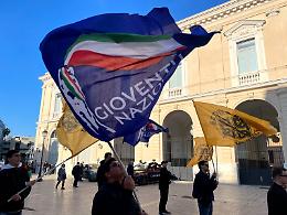 Tensione al corteo pro-Palestina, Gioventù Nazionale attacca: “Comportamenti violenti e provocazioni inaccettabili”