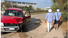 Tragedia sulla provinciale di Erchie: muore a 40 anni in uno scontro tra scooter e pick-up. Le foto
