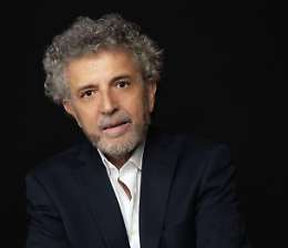 Musica d’autore a Taranto: Nicolosi e l’Ico Magna Grecia in “Parafrasuite”
