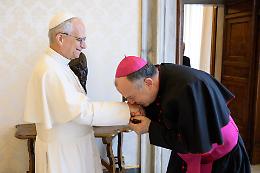 Mons. Panzetta riceve il pallio dal Papa e poi l’ingresso ufficiale in diocesi