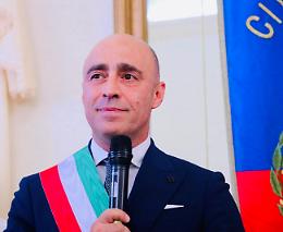 Stretta su rifiuti e deiezioni canine: controlli, sanzioni e pulizie notturne. Il bilancio del sindaco