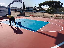 Vandali contro il nuovo campo da basket a Lama: il comitato Pezzavilla chiede interventi urgenti al Sindaco Bitetti. Le foto