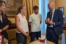 Bari accoglie i tennisti Bronzetti e Cobolli in gara alla Hopman Cup 2025. Le foto