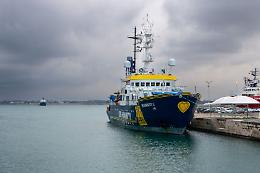 Sbarcati 45 migranti soccorsi nel Mediterraneo: salvati dopo 2 giorni senza cibo né acqua
